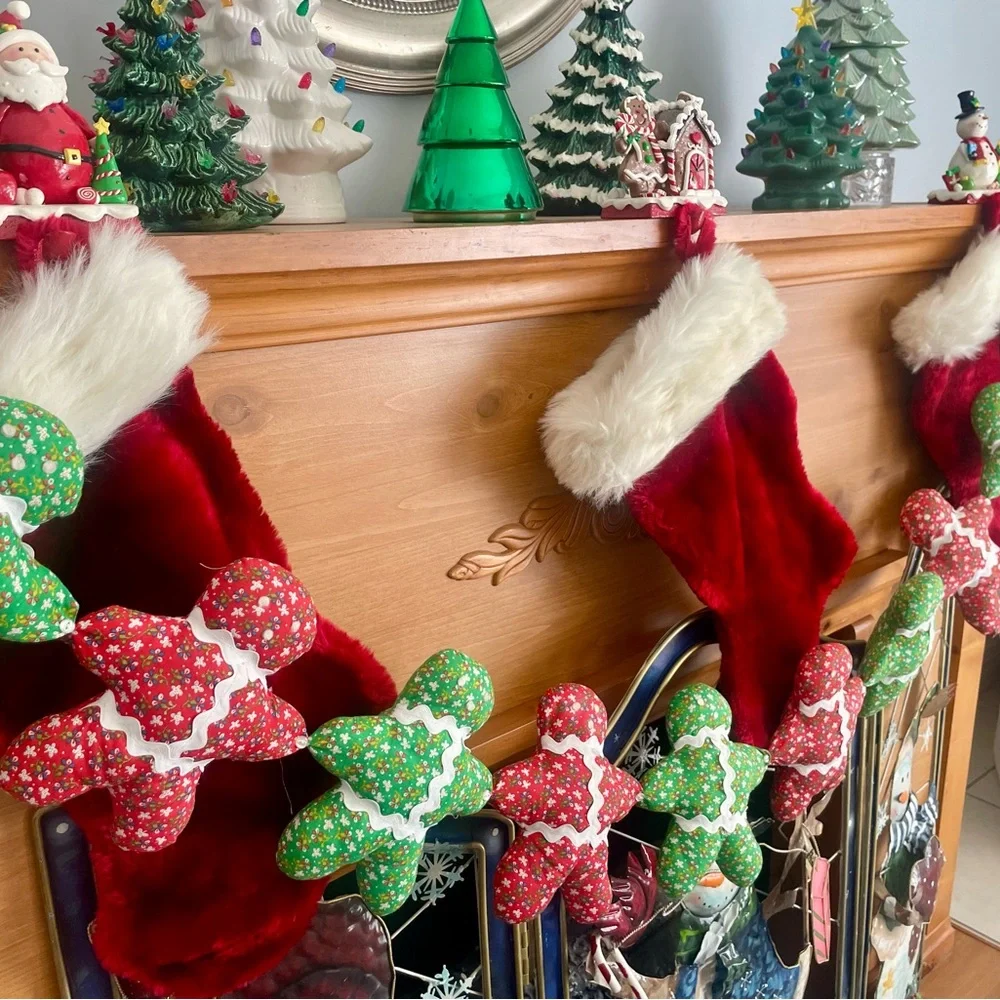 Vintage Handmade stuffed fabric Gingerbread men Holiday Garland with ribbon trim